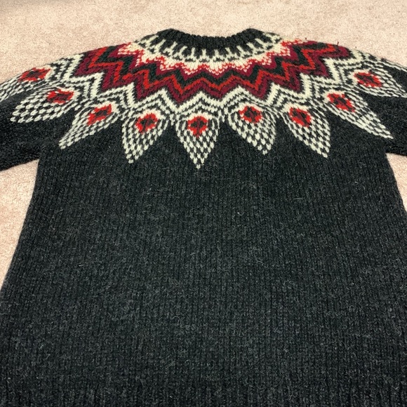 Hand Knitted wool fair isle sweater - Picture 5 of 8